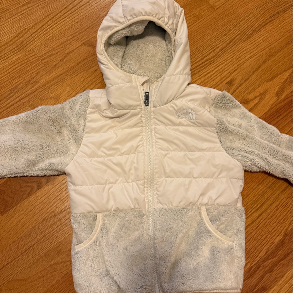 The North Face Kids Jacket in Cream and Gray